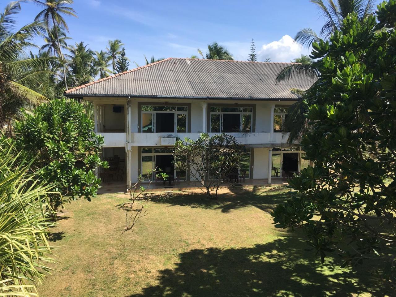 Raja Beach Hotel Balapitiya Exterior foto