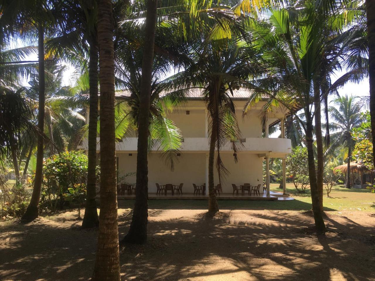 Raja Beach Hotel Balapitiya Exterior foto