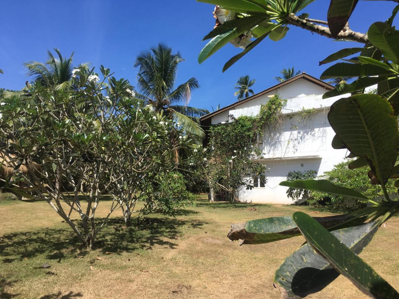 Raja Beach Hotel Balapitiya Exterior foto