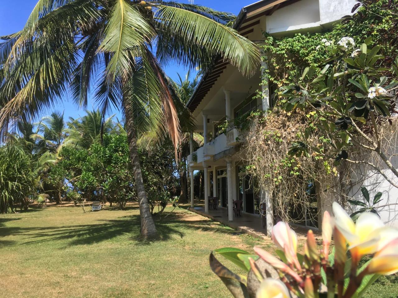 Raja Beach Hotel Balapitiya Exterior foto